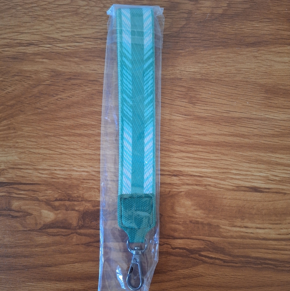 Lug - Emerald Green Wristlet Strap